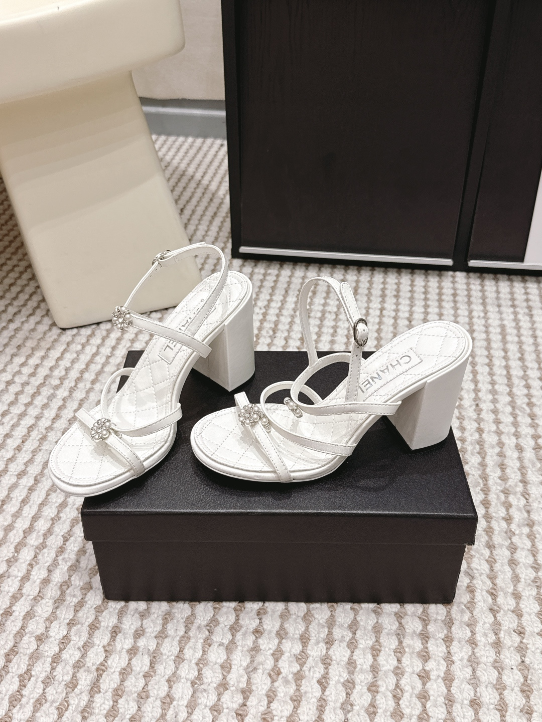 Chanel Chane*26SS早春新款珍珠水钻凉鞋