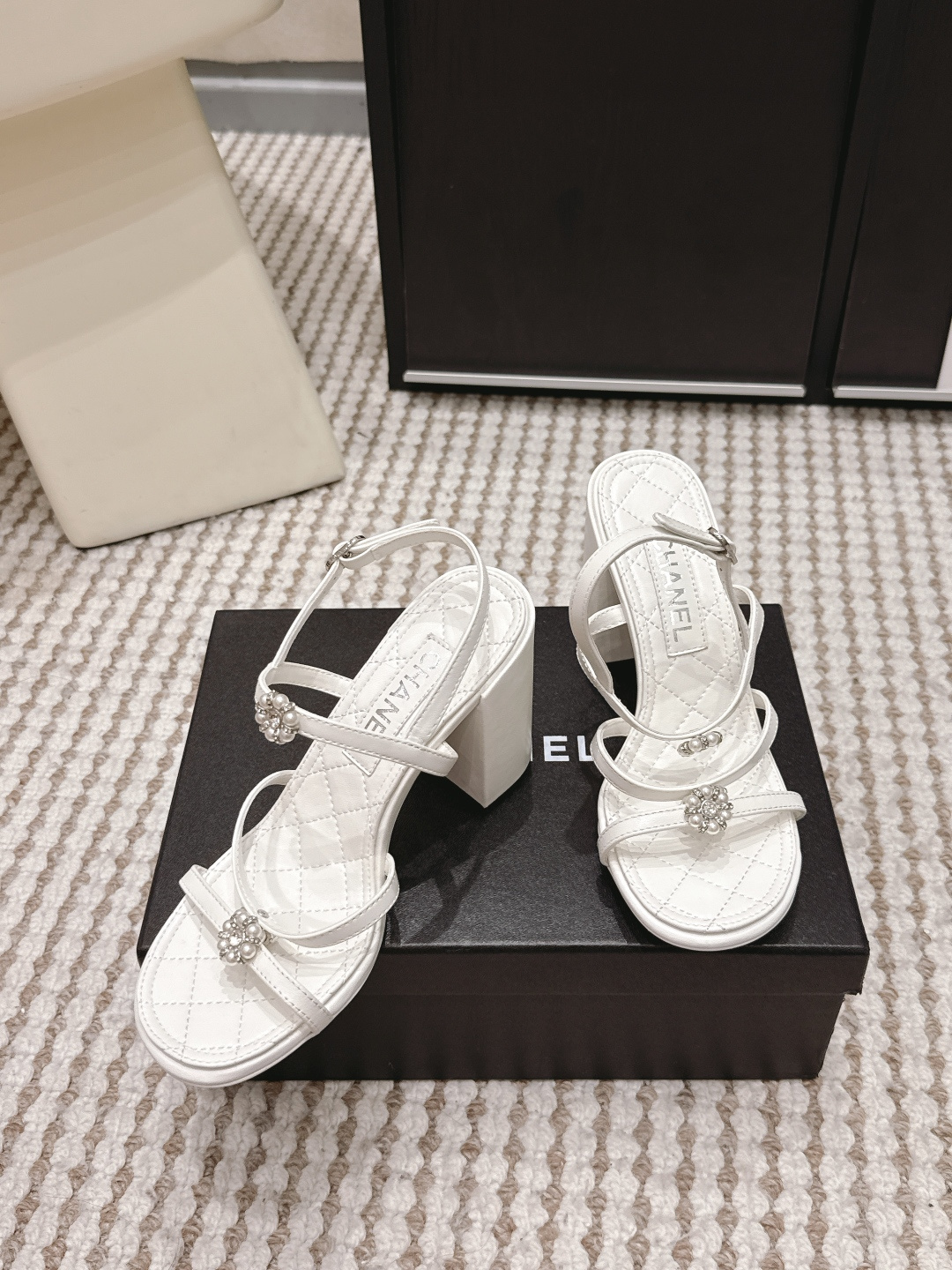 Chanel Chane*26SS早春新款珍珠水钻凉鞋