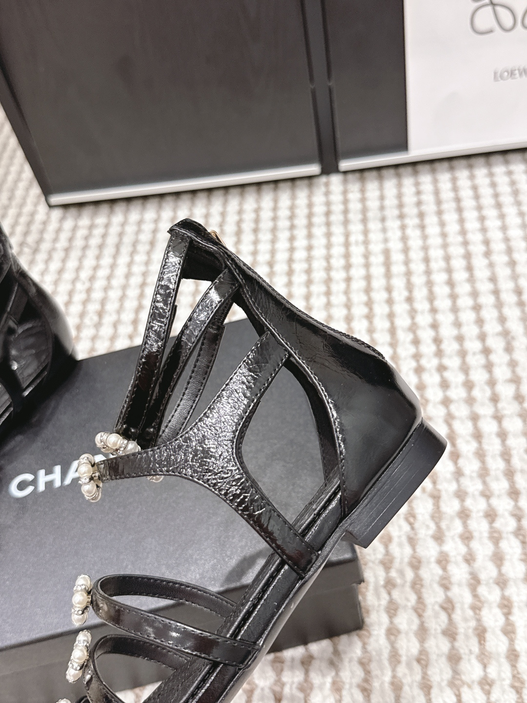 Chanel Chane*26SS早春新款珍珠水钻平底凉鞋