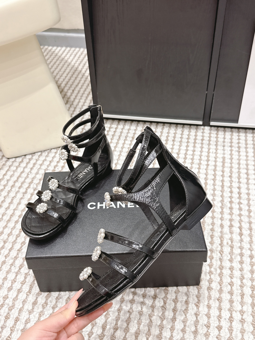 Chanel Chane*26SS早春新款珍珠水钻平底凉鞋