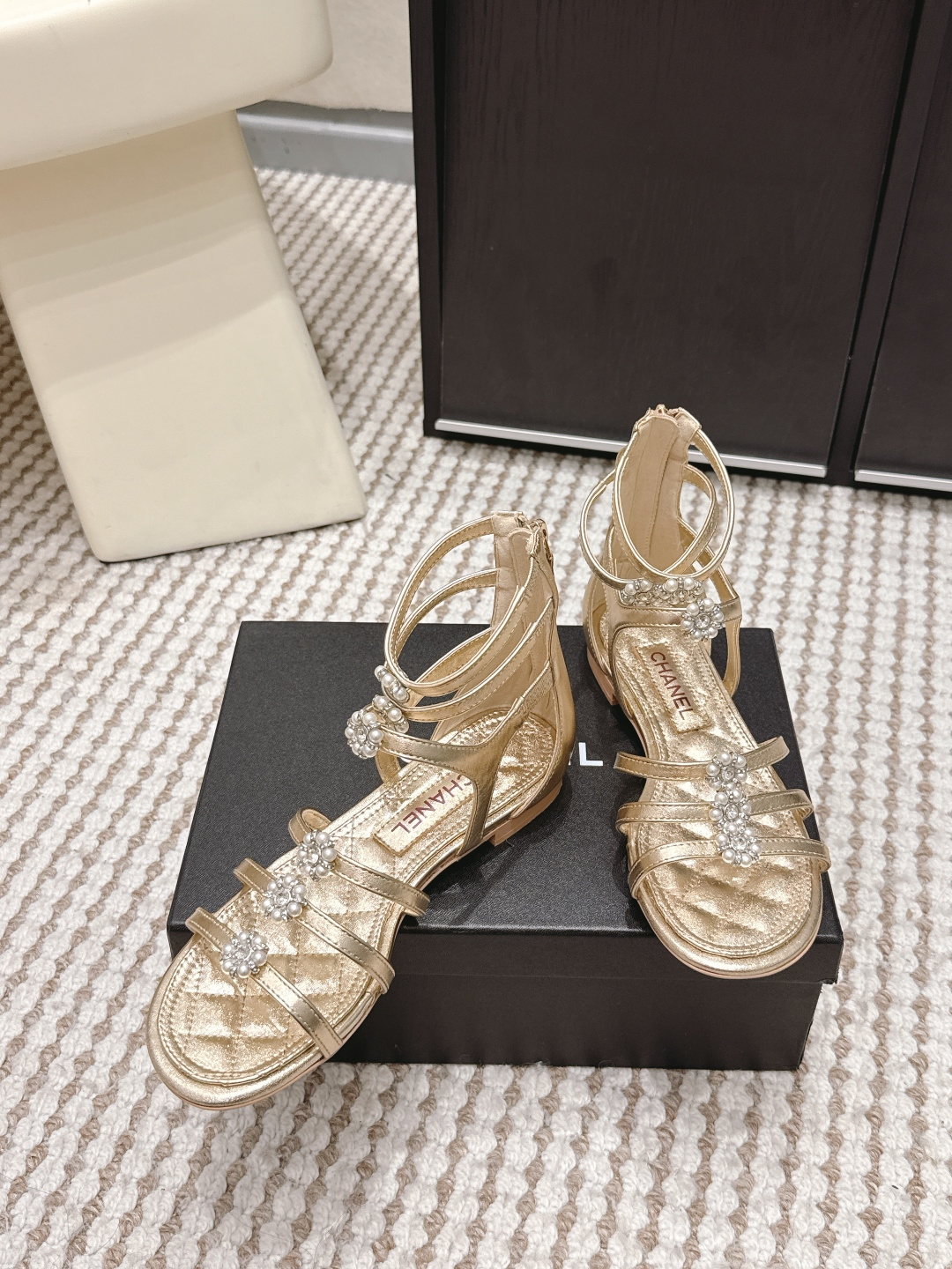 Chanel Chane*26SS早春新款珍珠水钻平底凉鞋