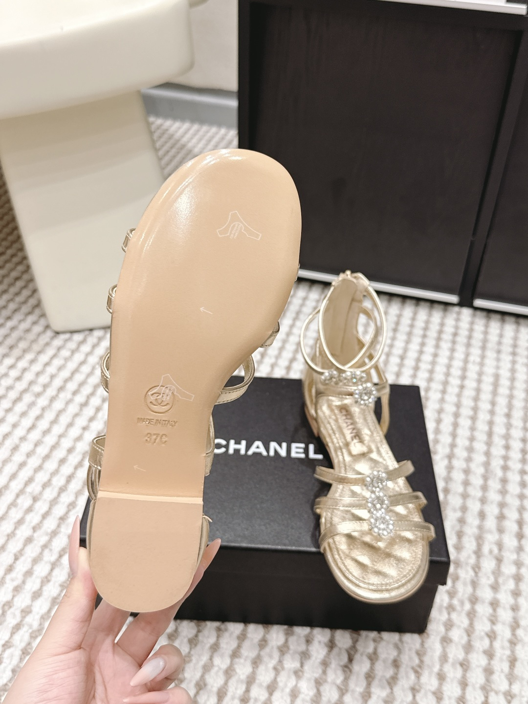 Chanel Chane*26SS早春新款珍珠水钻平底凉鞋