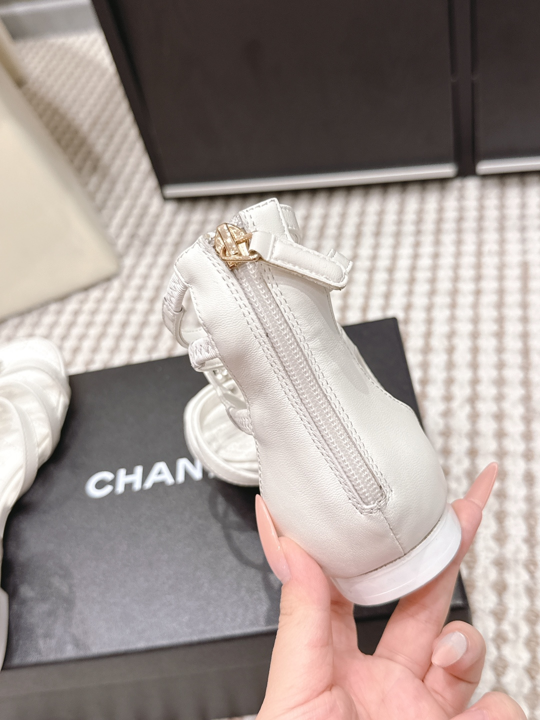 Chanel Chane*26SS早春新款珍珠水钻平底凉鞋