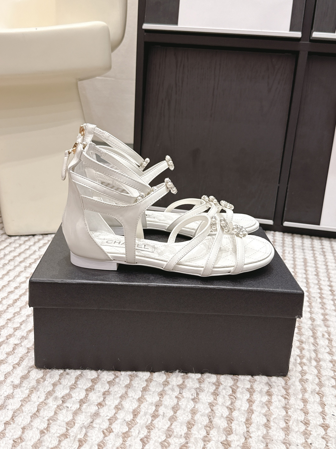 Chanel Chane*26SS早春新款珍珠水钻平底凉鞋