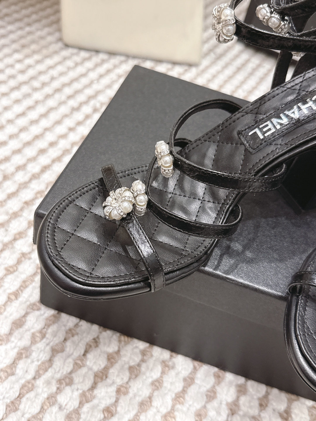 Chanel Chane*26SS早春新款高跟珍珠水钻凉鞋