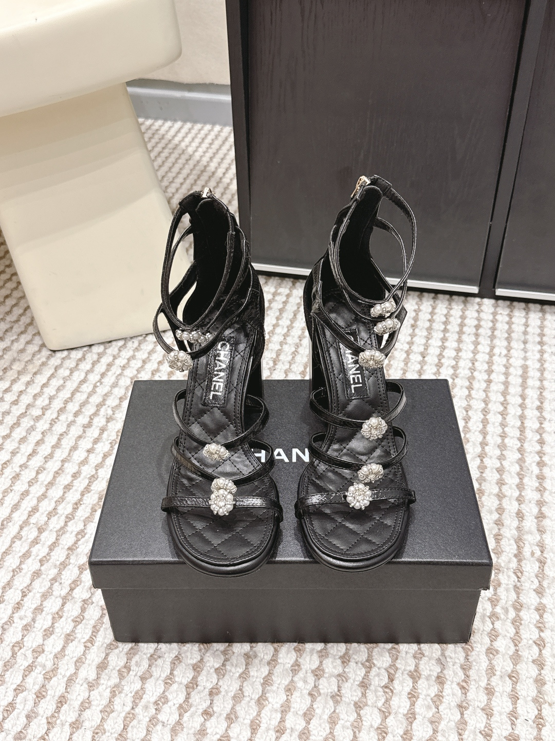 Chanel Chane*26SS早春新款高跟珍珠水钻凉鞋