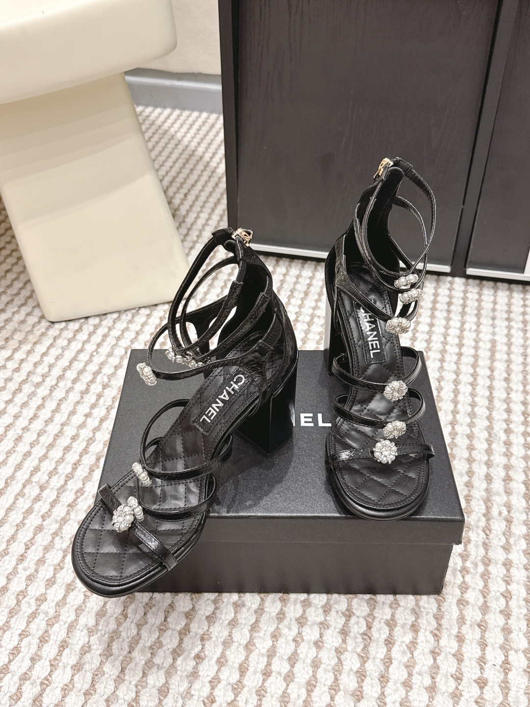 Chanel Chane*26SS早春新款高跟珍珠水钻凉鞋