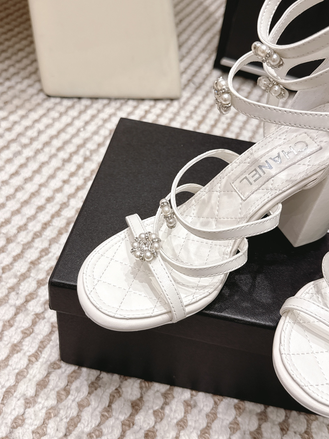 Chanel Chane*26SS早春新款高跟珍珠水钻凉鞋