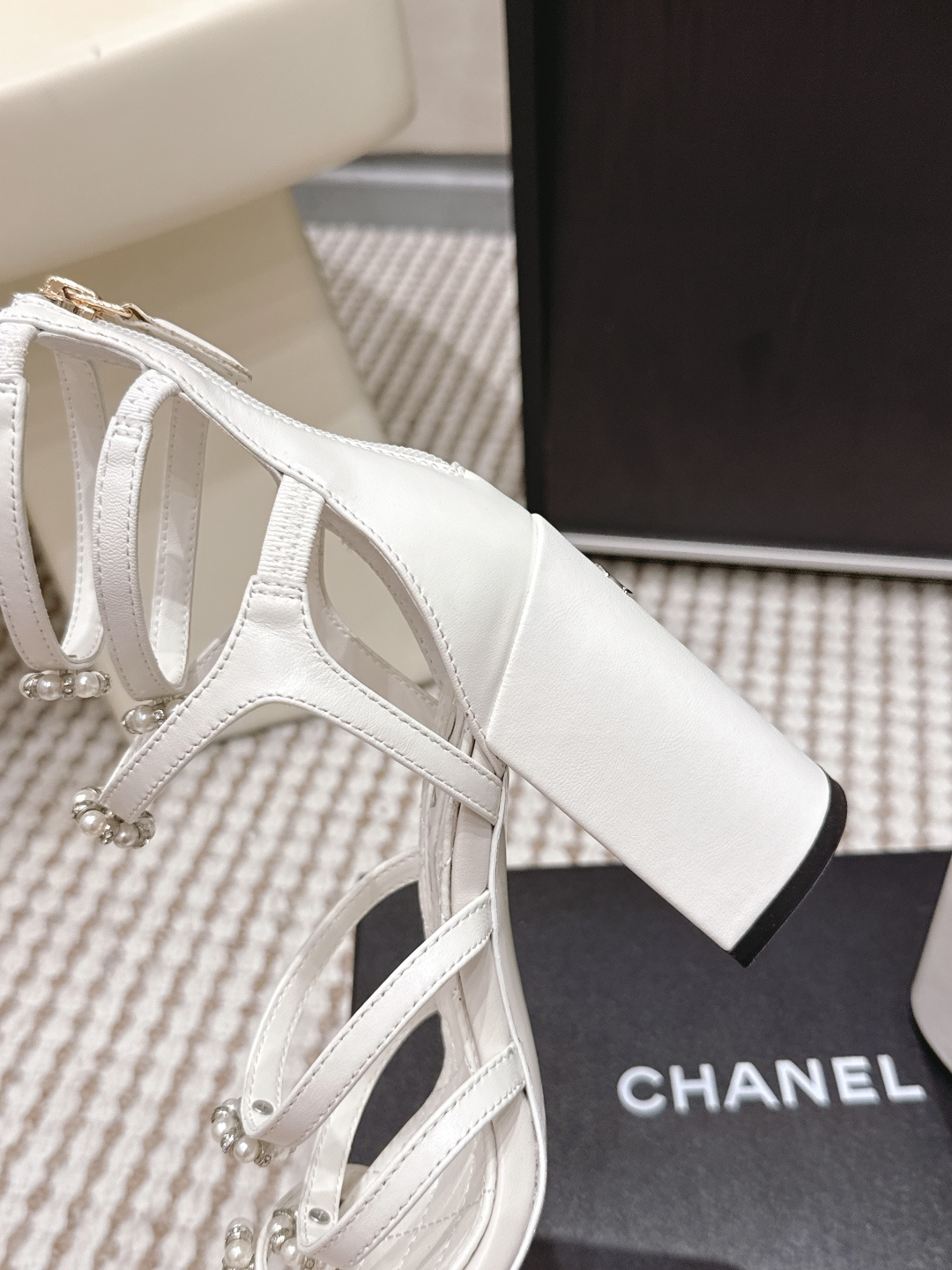 Chanel Chane*26SS早春新款高跟珍珠水钻凉鞋