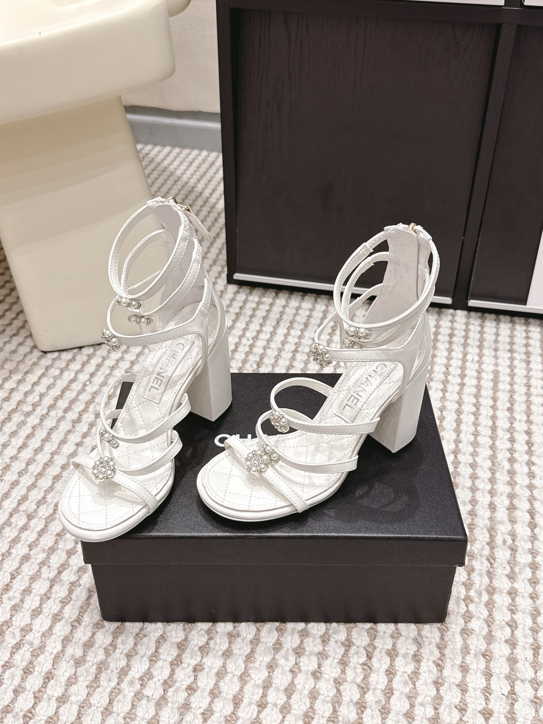 Chanel Chane*26SS早春新款高跟珍珠水钻凉鞋