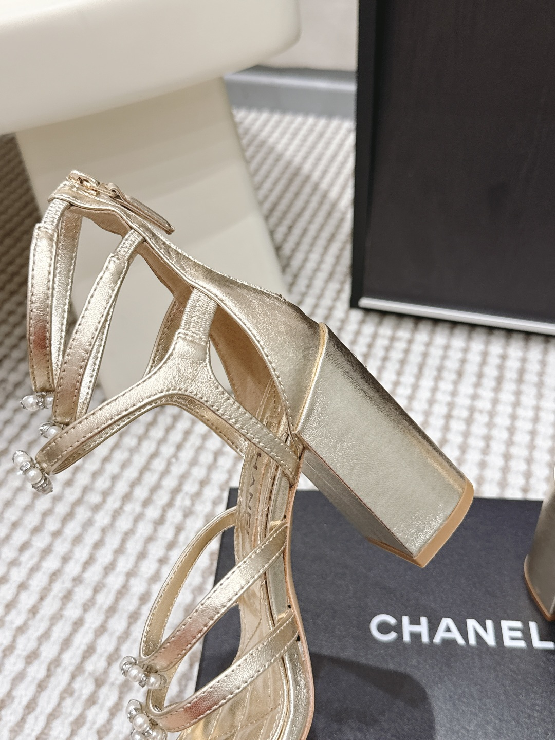 Chanel Chane*26SS早春新款高跟珍珠水钻凉鞋