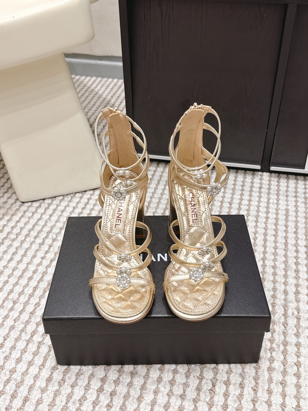 Chanel Chane*26SS早春新款高跟珍珠水钻凉鞋