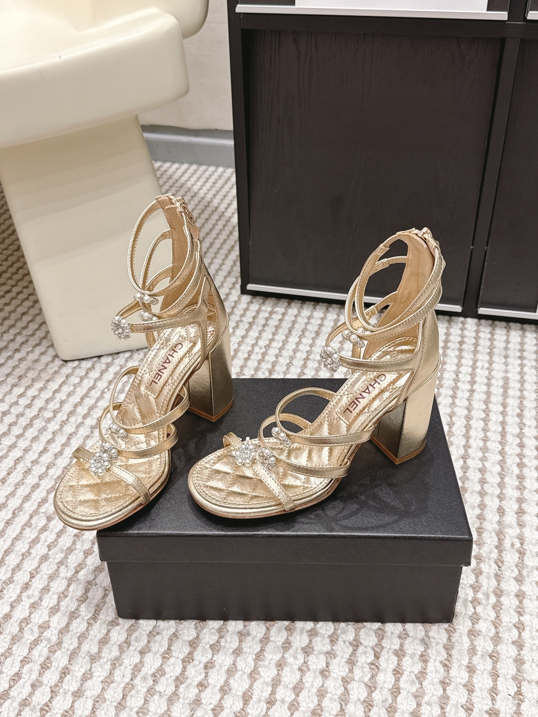 Chanel Chane*26SS早春新款高跟珍珠水钻凉鞋