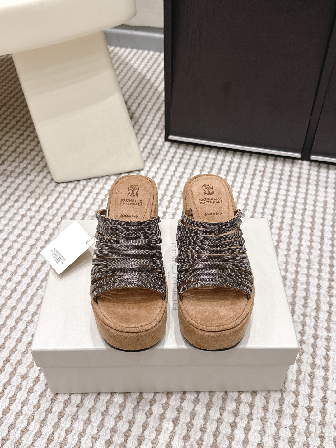 Сандалии Brunello Cucinelli серебристые на платформе