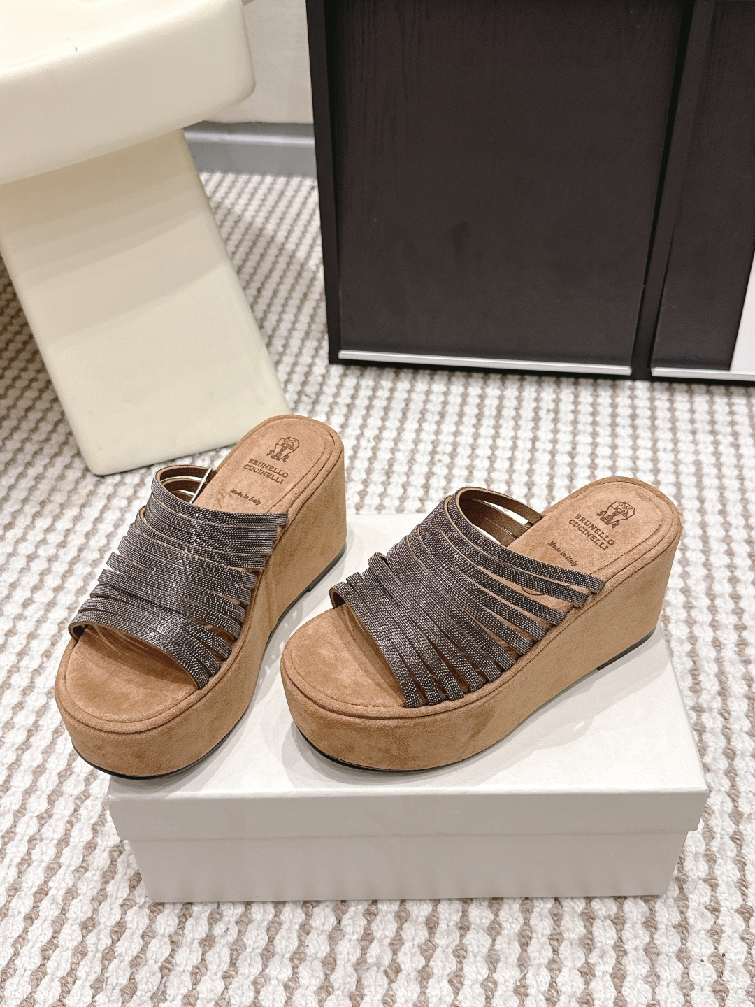 Сандалии Brunello Cucinelli серебристые на платформе