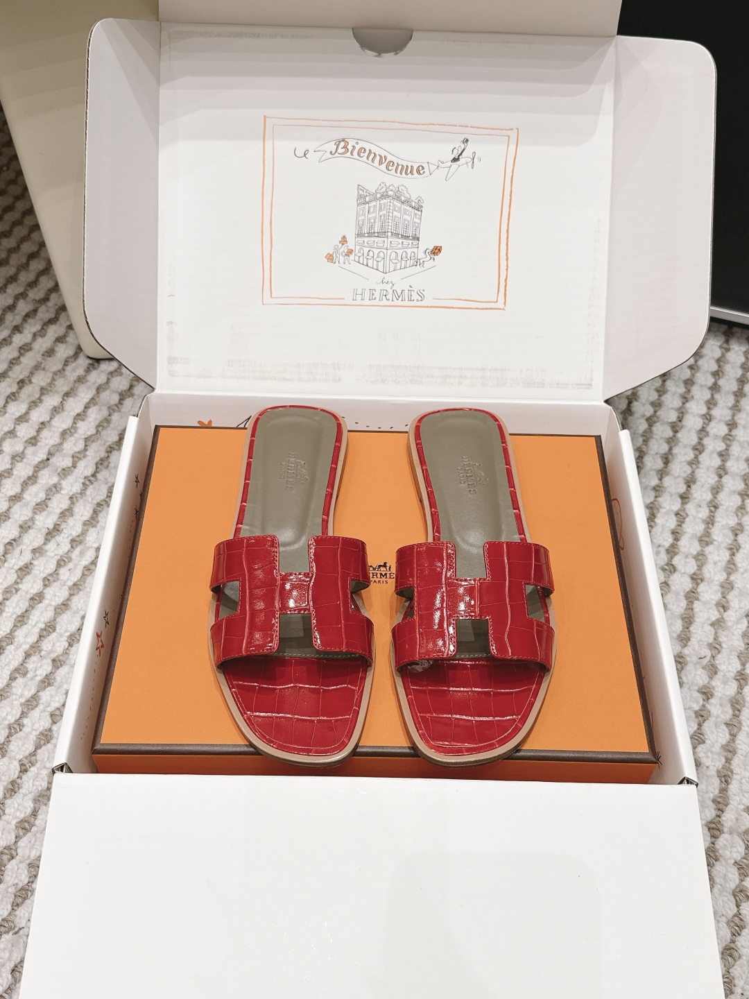 Женские кожаные шлепанцы с буквой H Hermès