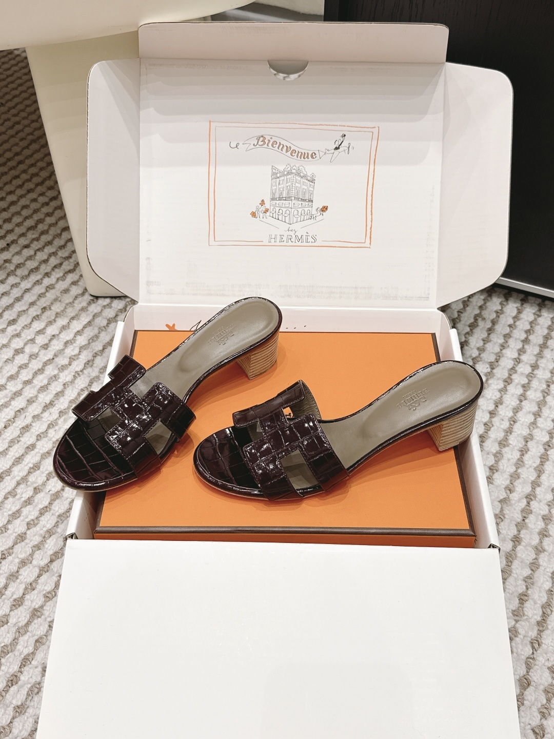 Женские сандалии с ремешком H Hermès