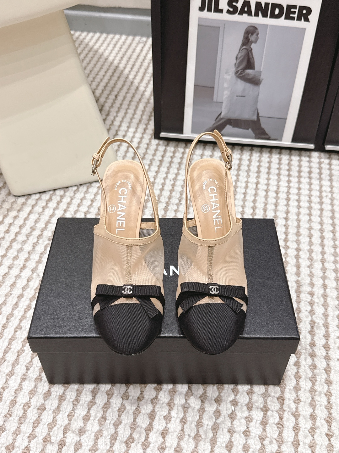 Женские босоножки Chanel с сетчатым верхом и лентой