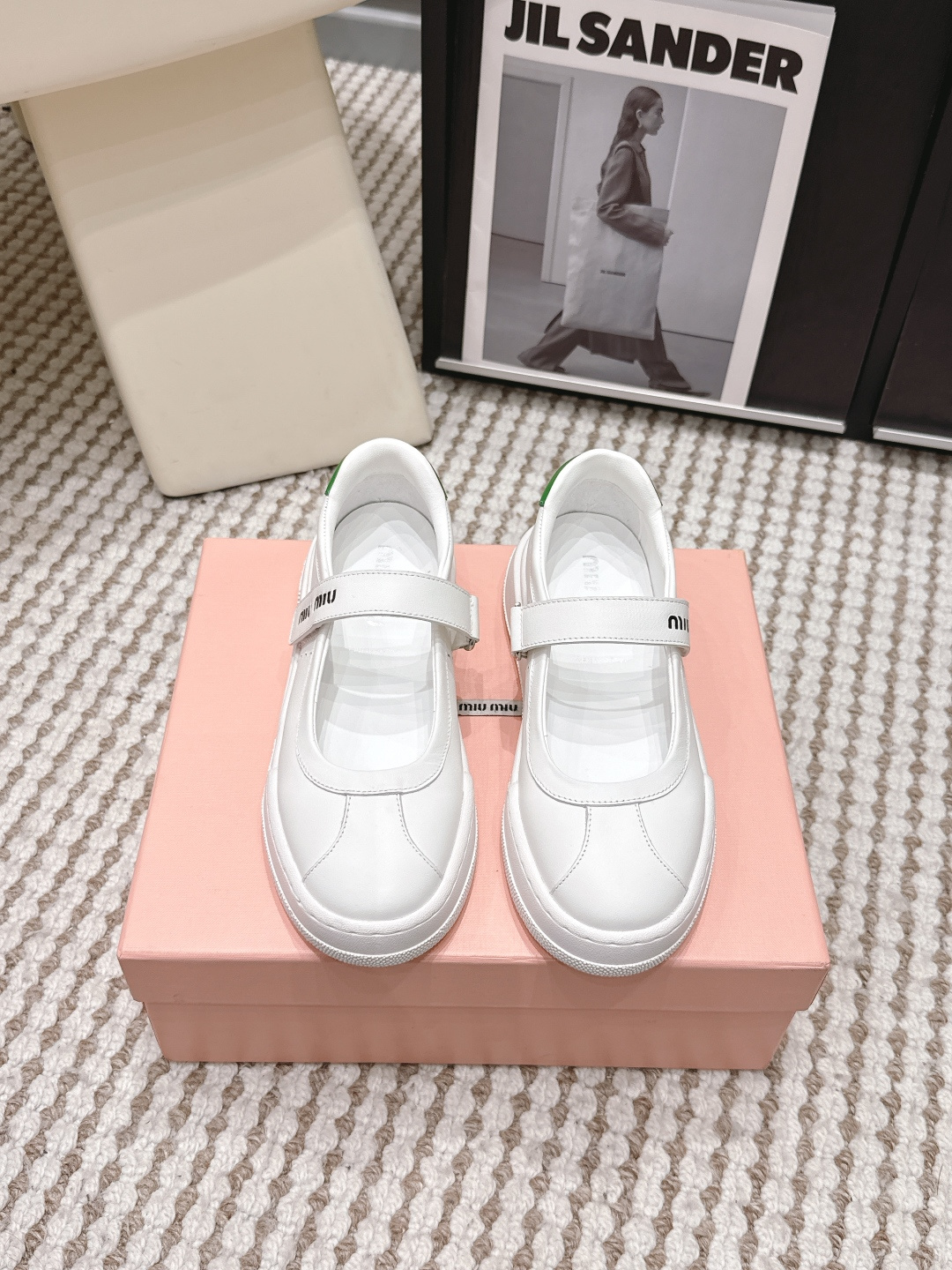 Балетки Miu Miu белые на утолщенной подошве