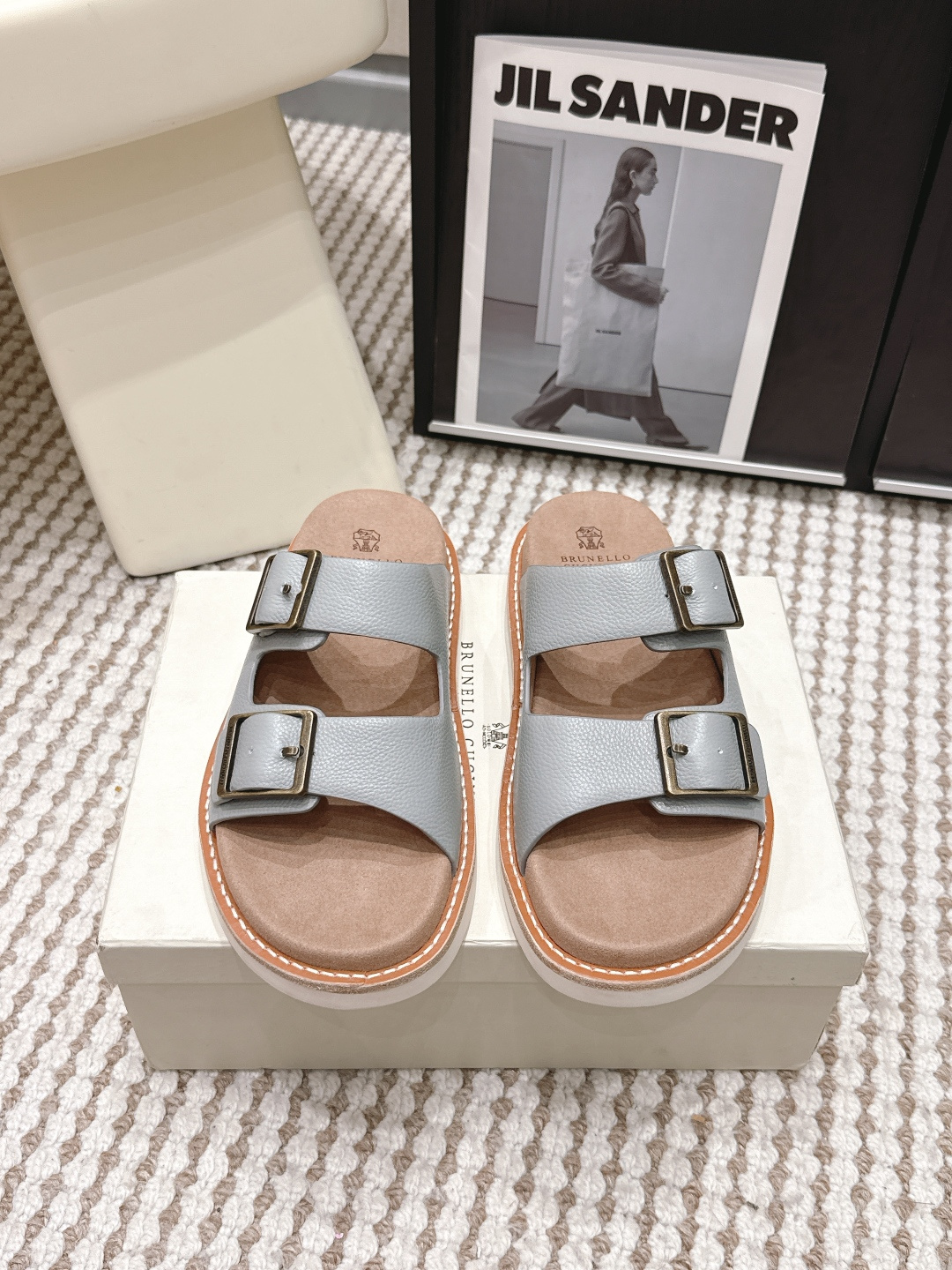 NO:788782,Purchasing agent Brunello Cucinelli 26s early spring thick-soled flip flops Birkenstock slippers Birkenstock style double-strap sandals, this Birkenstock style double-strap sandals are made of matte cowhide + cork soles, simple and practical. The double-strap design enhances the sense of wrapping, making it more stable to wear and suitable for long walks.  The cork soles are breathable and comfortable, perfect for summer! The black color is versatile and looks good with any outfit. It can be worn whether for leisure or vacation. The shoe size covers a wide range, it is recommended to choose the correct size for a better fit! Size 35-39 (custom-made in 40, non-refundable), slippers, brunello cucinelli, slippers, cowhide19860909代购级 Brunello Cucinelli 26s早春 厚底一字拖 勃肯拖鞋 勃肯风双带凉拖,这款勃肯风双带凉拖,采用磨砂牛皮+软木鞋底,简约又实用.双带设计提升包裹感,穿着更稳,适合长时间行走. 软木鞋底透气舒适,夏天穿超合适!黑色百搭,怎么搭都好看,无论休闲还是度假都能hold住.鞋码覆盖广,建议选正码更合脚哦! Size 35-39（40定做不退换）,拖鞋,brunello cucinelli,slippers,cowhide,Women's Shoes