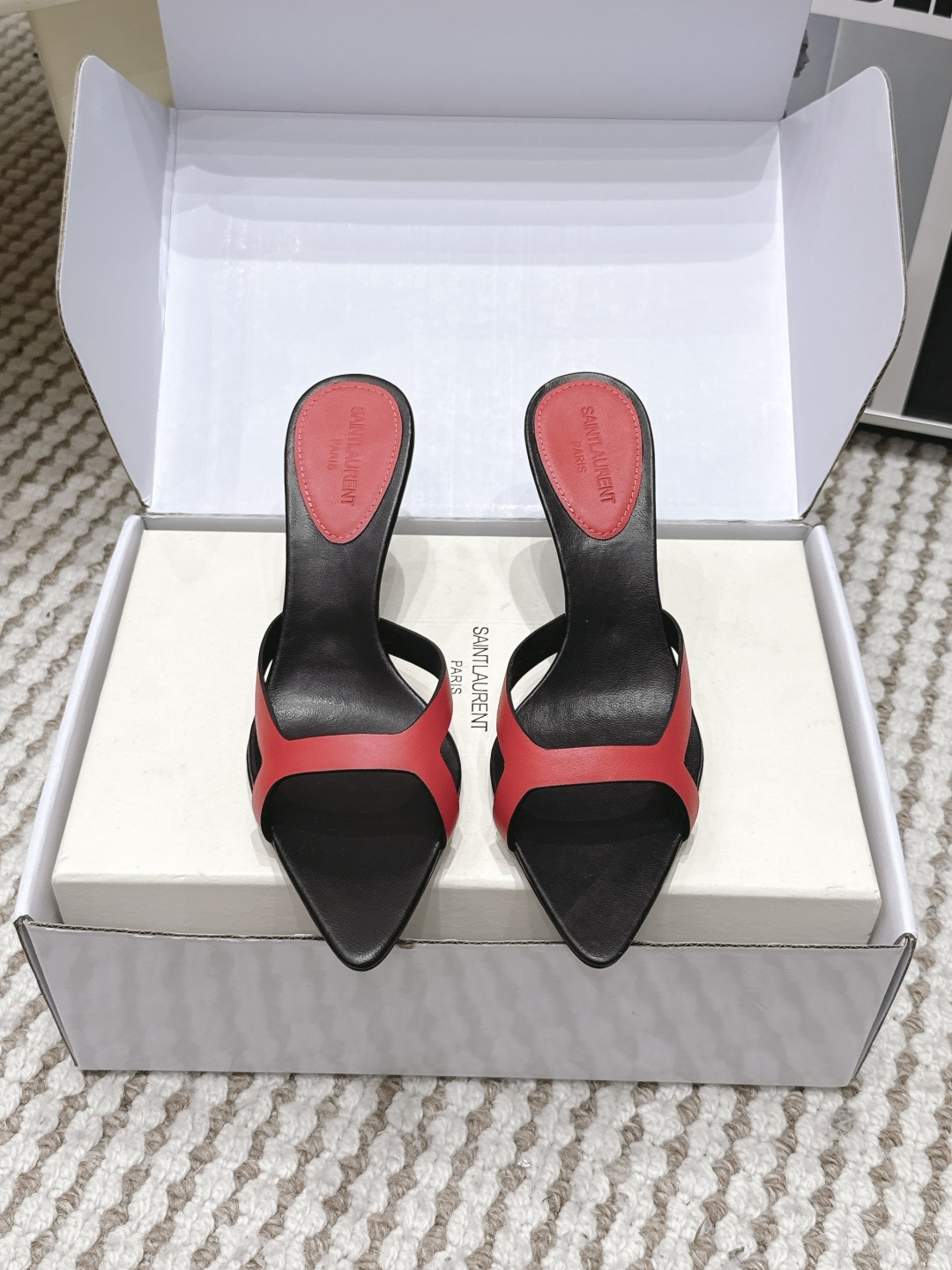 Женские мюли Saint Laurent с острым носком
