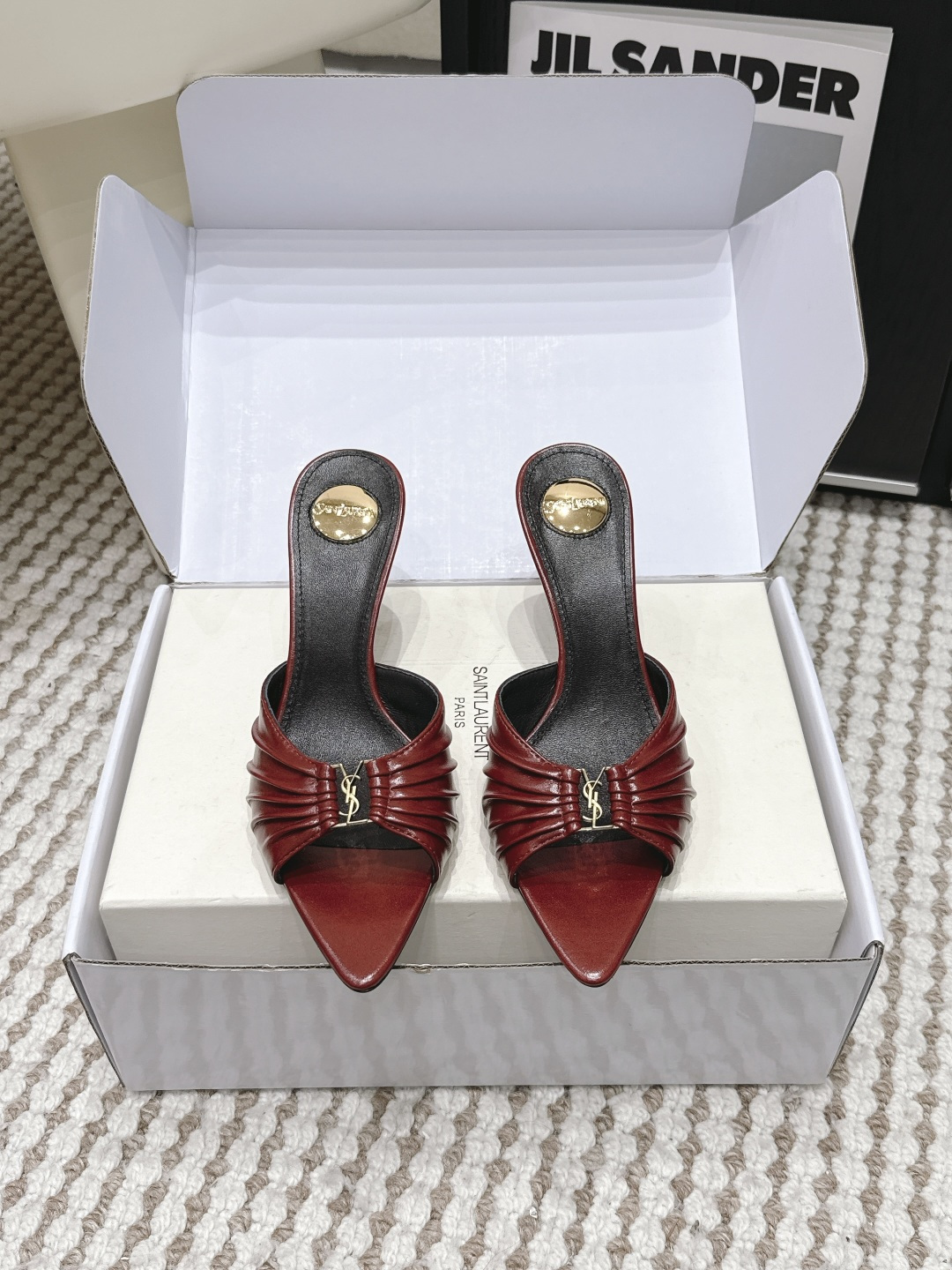 Женские мюли Saint Laurent с металлической пряжкой