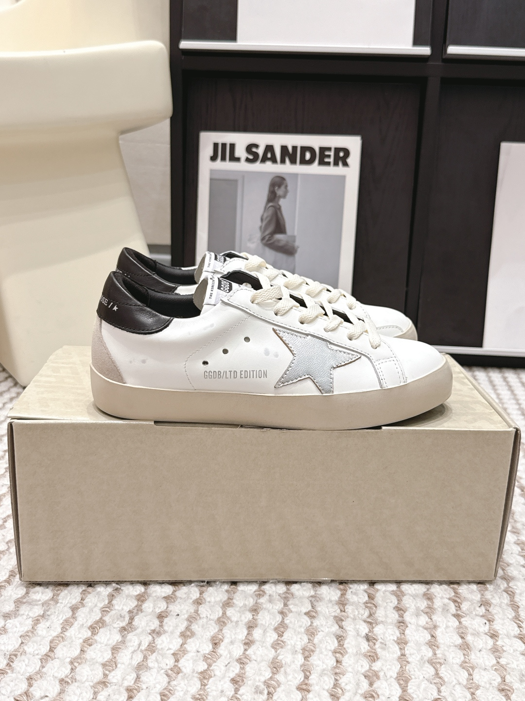 Женские кроссовки Golden Goose с металлической звездой