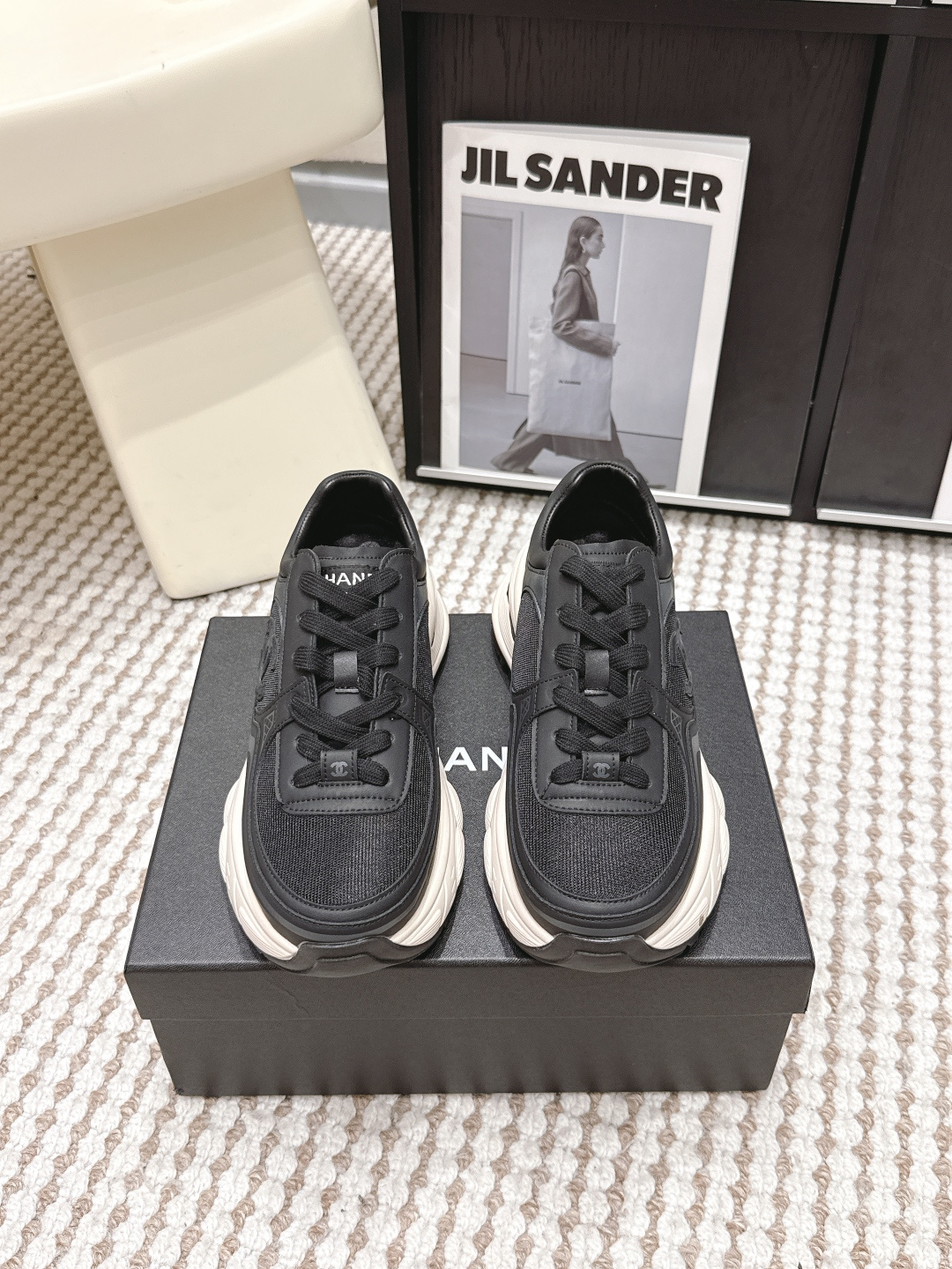 NO:788974,Purchasing agent Chanel Chanel 26ss latest thick sole increased arch bridge dad shoes casual shoes Chanel 2026 spring and summer dad shoes, black mesh + leather stitching, classic double C Logo is super recognizable!  Thick sole design, white + black rubber, cushioning and non-slip, suitable for daily commuting and long walks. Retro trend style, comfortable and fashionable, very versatile with jeans or skirts, easily create a high-end casual feel!  Size 35-39 (40 customized, non-returnable), casual shoes/sports shoes, chanel, chanel, sneakers, skirts, jeans19860909代购级 Chanel香奈儿26ss最新 厚底 增高 拱桥老爹鞋 休闲鞋 香奈儿2026春夏老爹鞋,黑色网布+皮革拼接,经典双C Logo超有辨识度！厚底设计,白色+黑色橡胶,缓震又防滑,日常通勤、长时间走路都很OK 复古潮流风,舒适又时髦,搭牛仔裤或裙装都超百搭,轻松打造高级休闲感！ Size 35-39（40定做不退换）,休闲鞋/运动鞋,chanel,chanel,sneakers,skirts,jeans,Women's Shoes