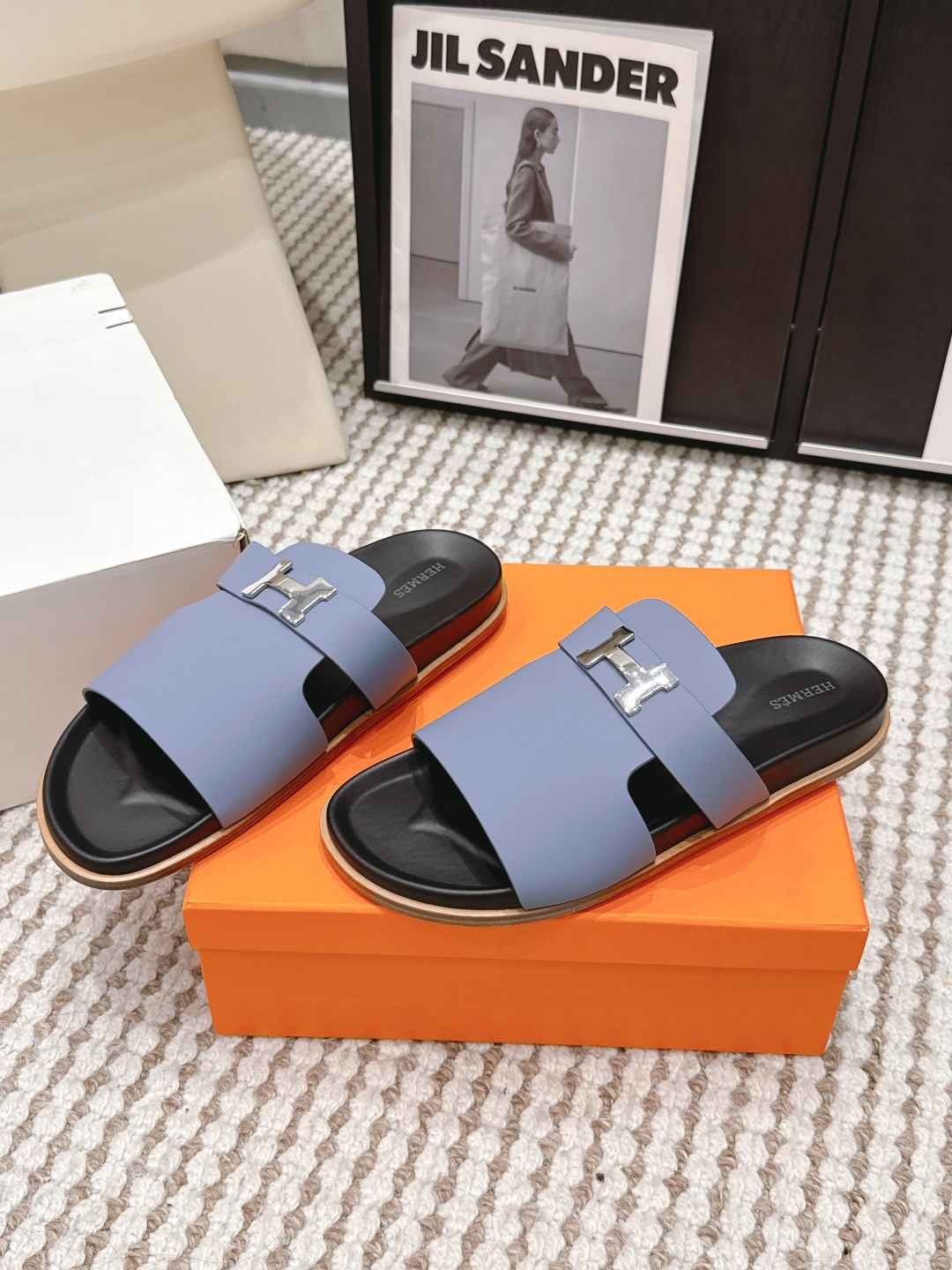 Женские сандалии Hermes Oran с металлической буквой H Hermès