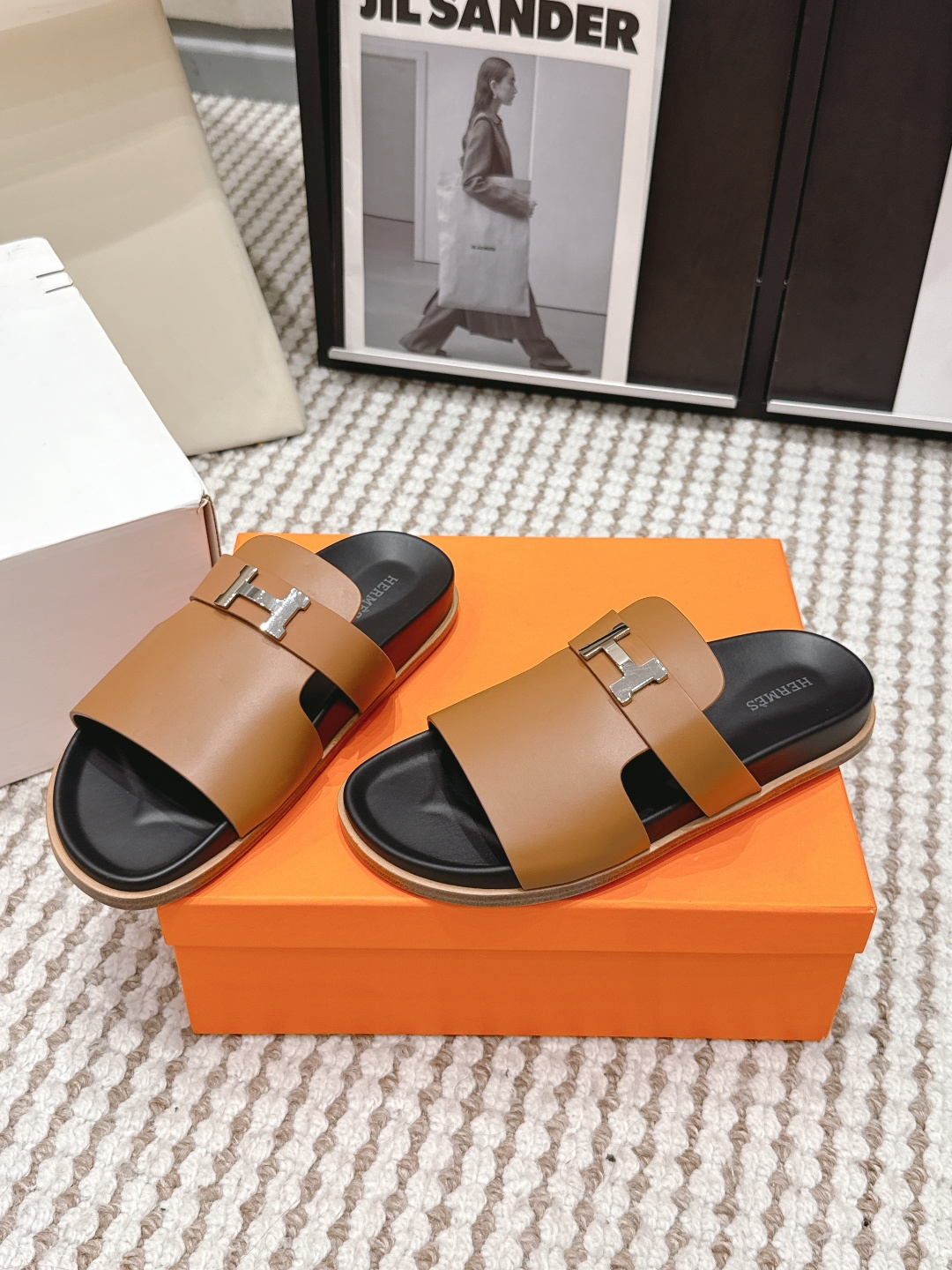 Женские кожаные шлёпанцы Oran с логотипом H Hermès