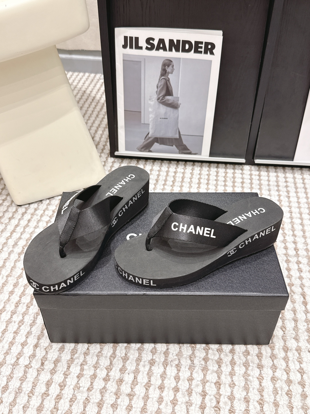 Женские сандалии на высокой подошве Chanel