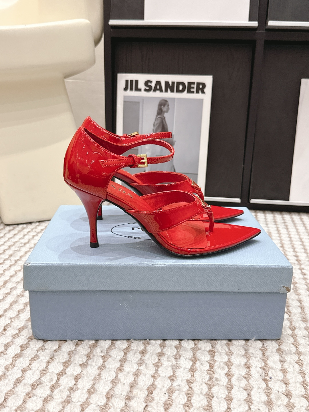 Prada Style Women's Shoes style reference detail image 2 from source 784843