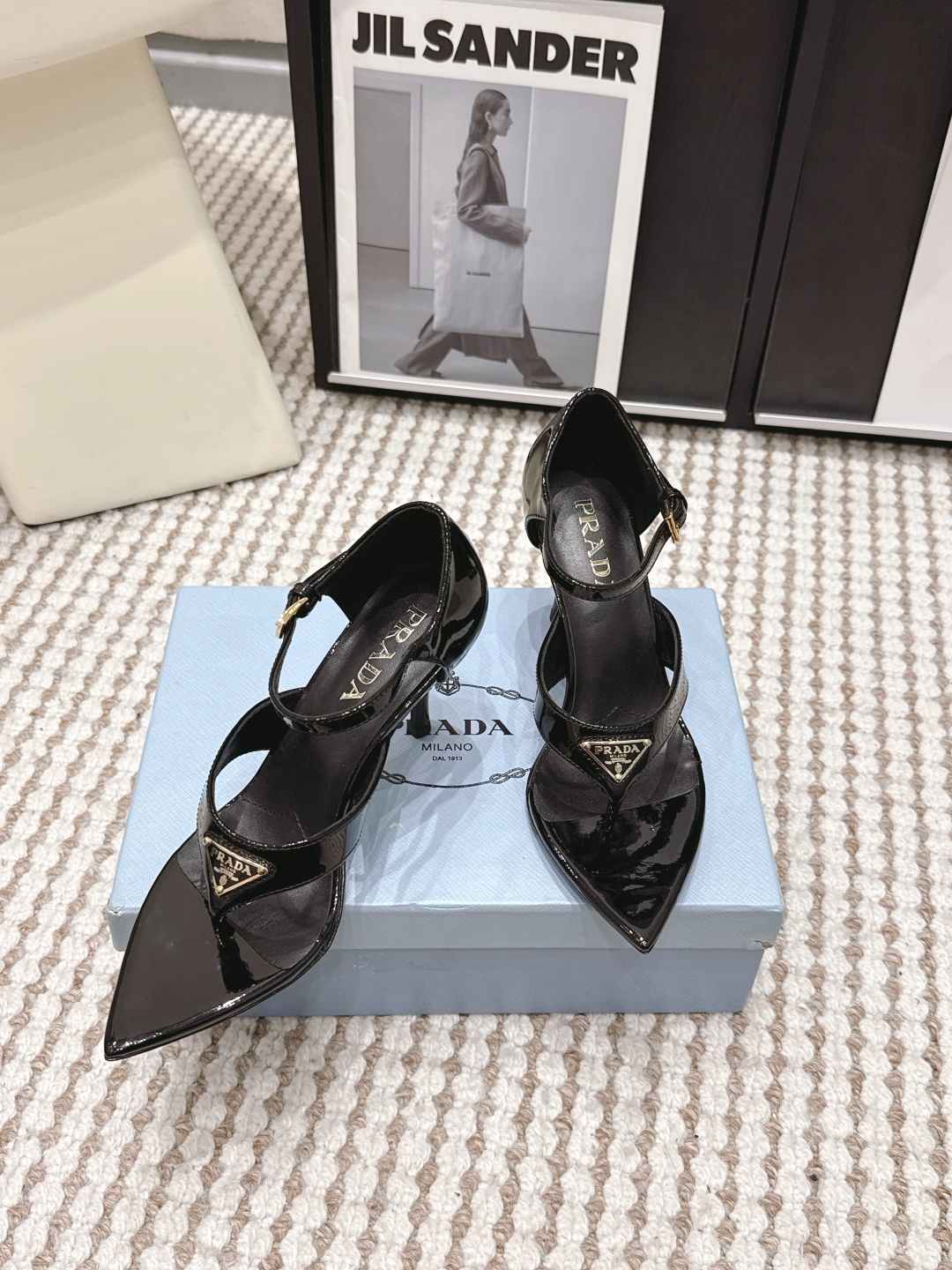 Prada Style Women's Shoes style reference detail image 4 from source 784844
