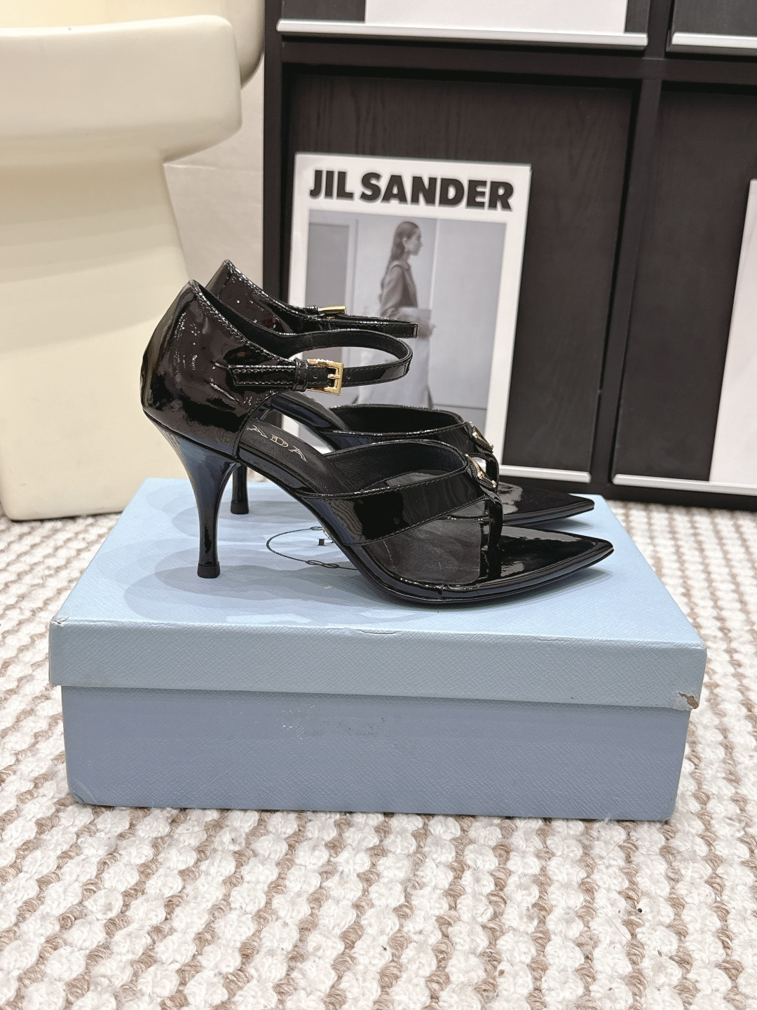 Prada Style Women's Shoes style reference detail image 2 from source 784844