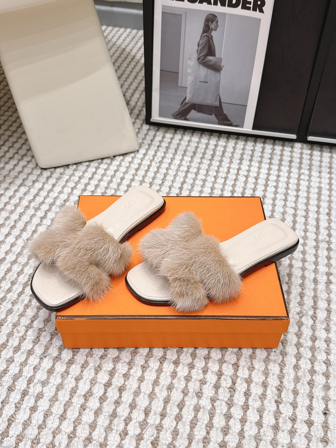 Женские меховые мюли бежевые Hermès