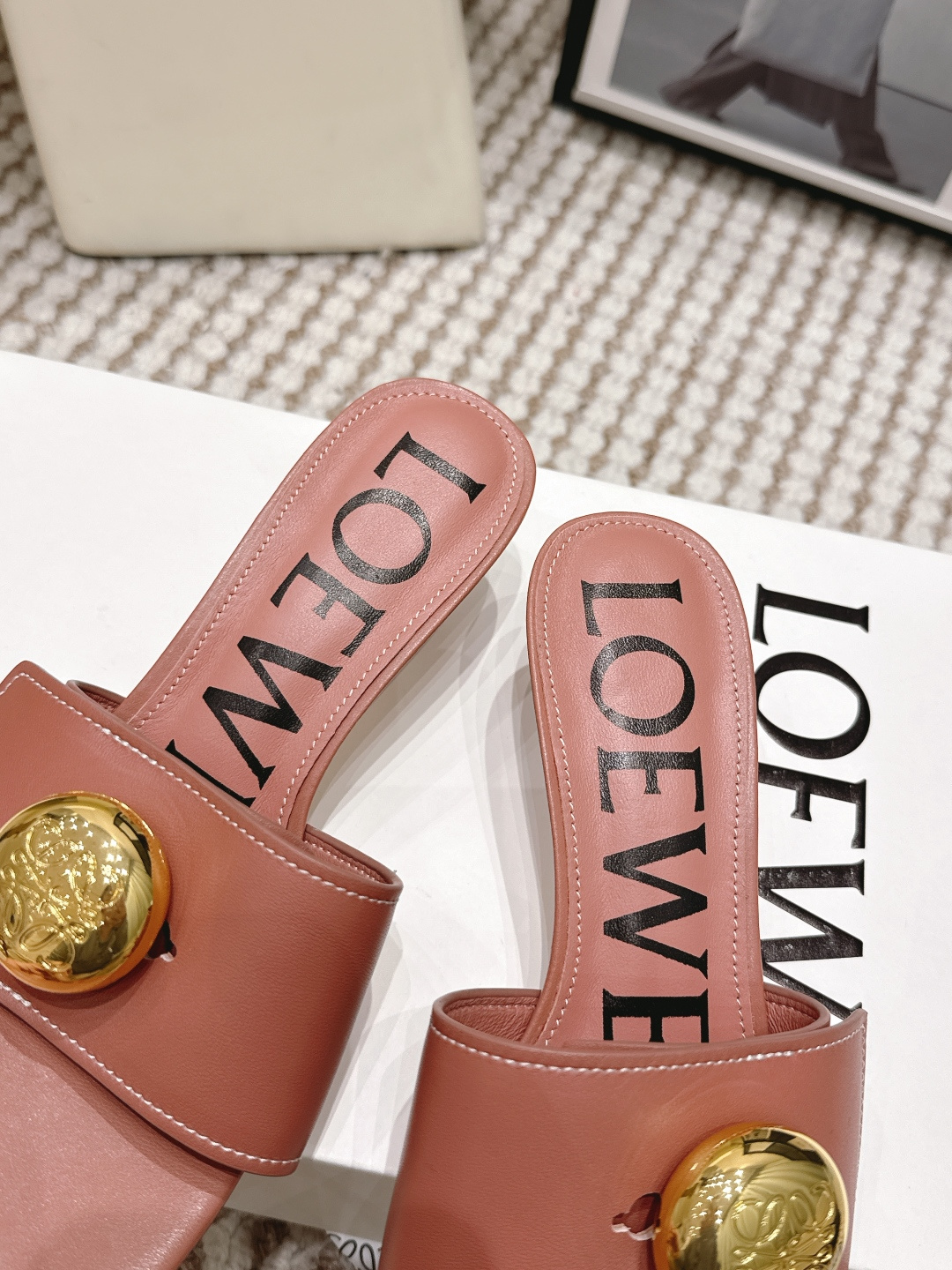 Loewe 罗意威LOEWE 26ss春夏最新款 ，小跟拖鞋