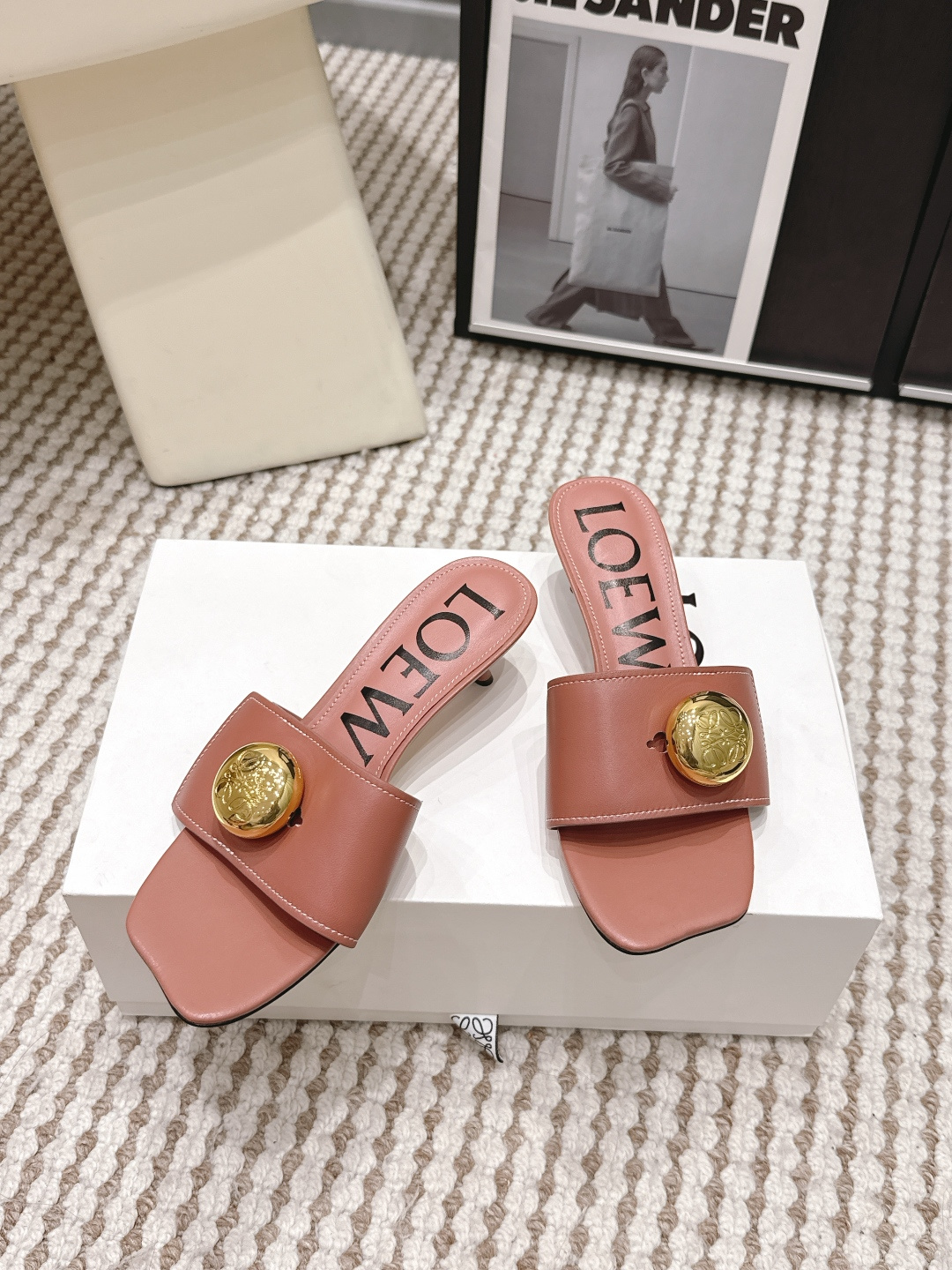 Loewe 罗意威LOEWE 26ss春夏最新款 ，小跟拖鞋