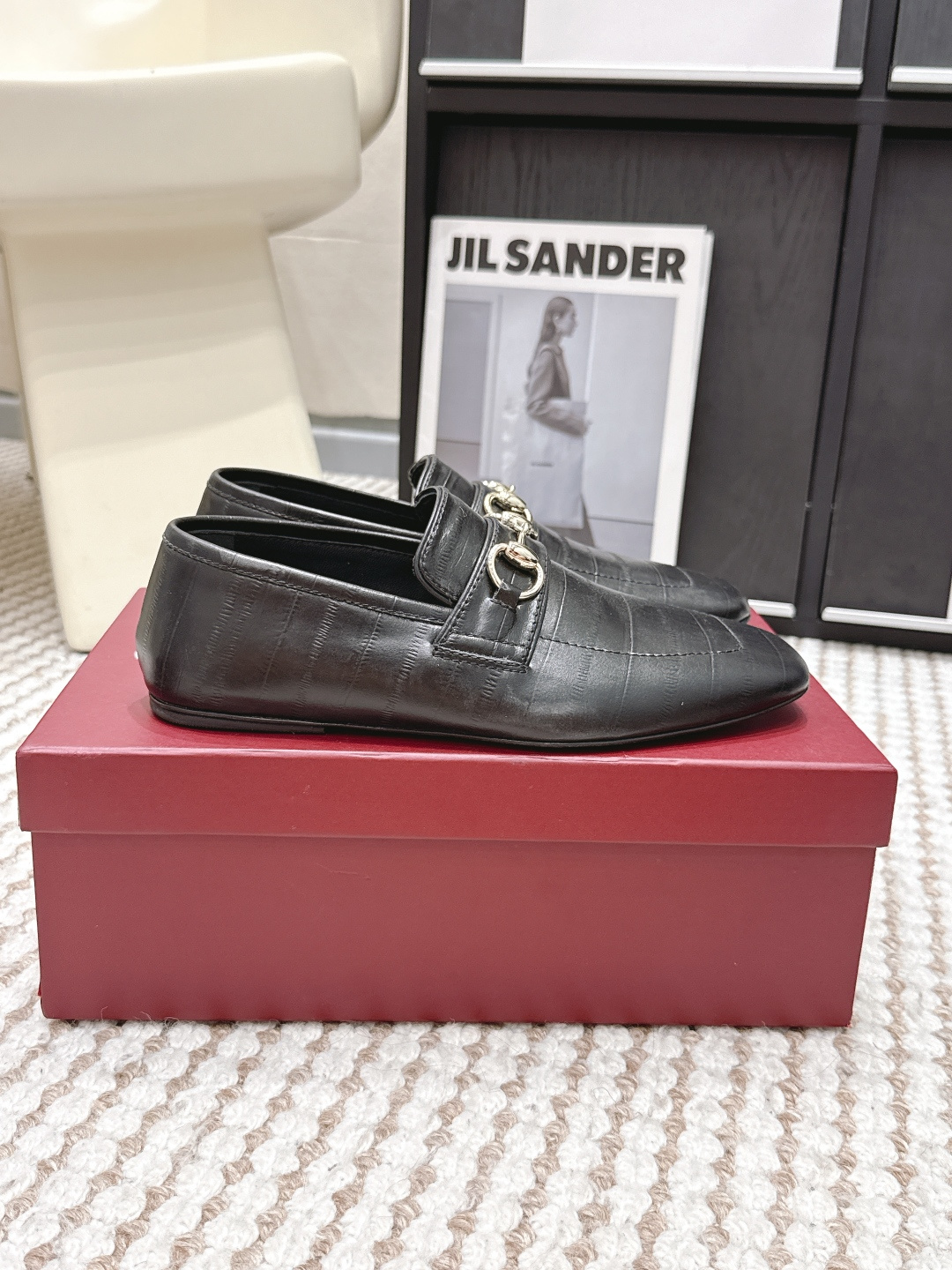 Gucci Style Leather Women's Shoes style reference detail image 2 from source 784621