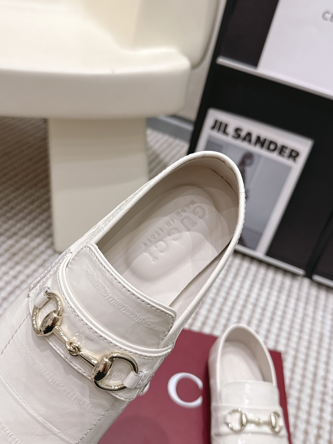 Gucci Style Leather Women's Shoes style reference detail image 6 from source 784622