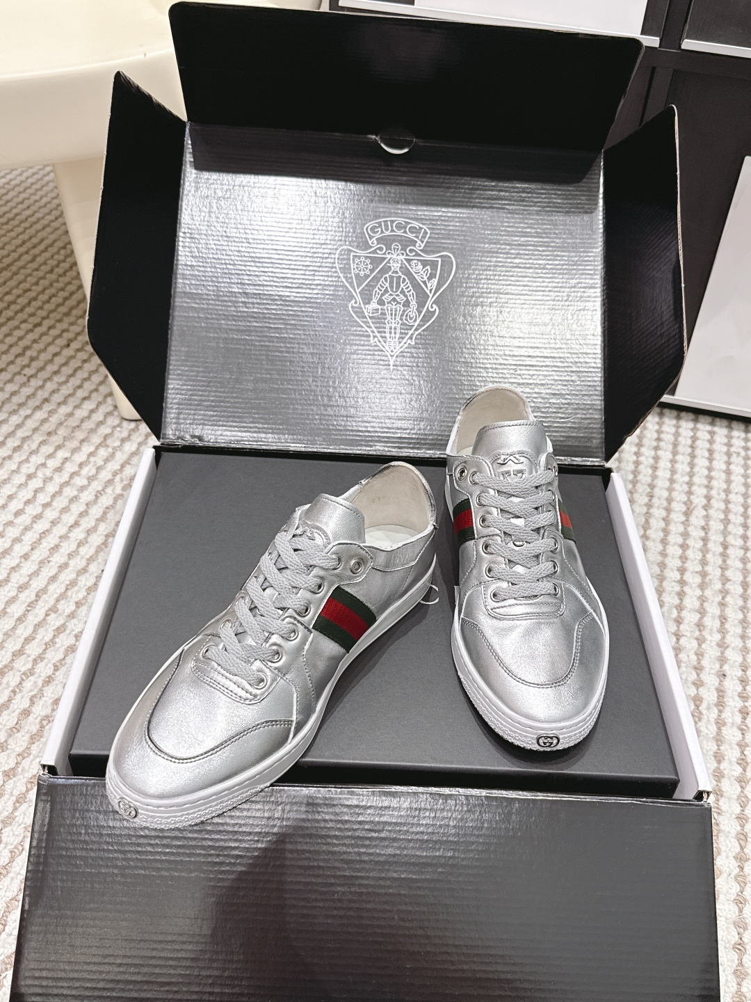 Gucci Style White Leather Women's Shoes style reference detail image 4 from source 784623