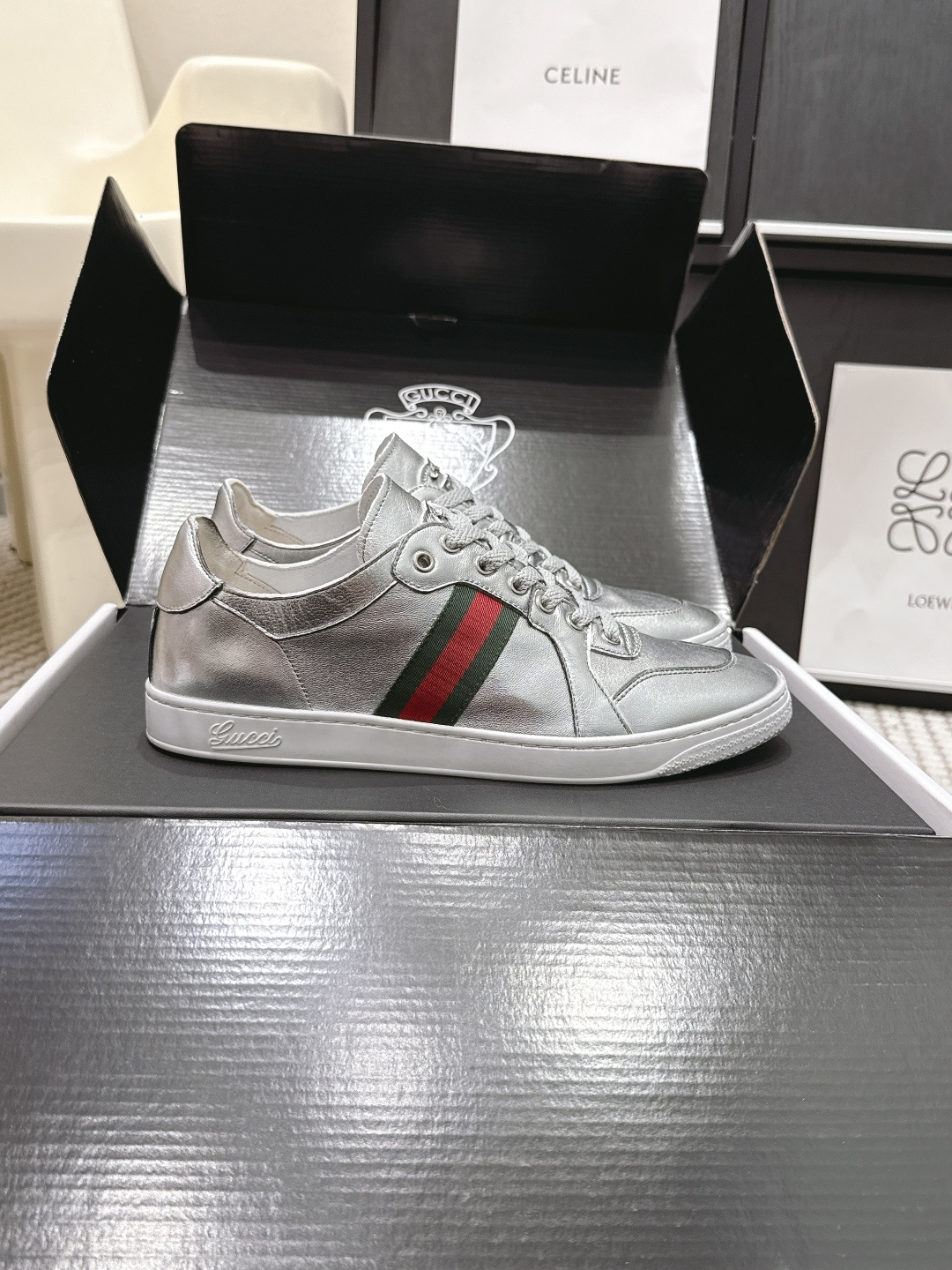 Gucci Style White Leather Women's Shoes style reference detail image 2 from source 784623