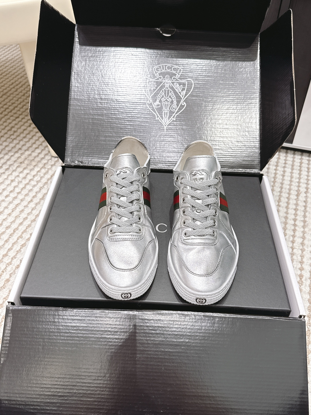 Gucci Style White Leather Women's Shoes style reference detail image 1 from source 784623