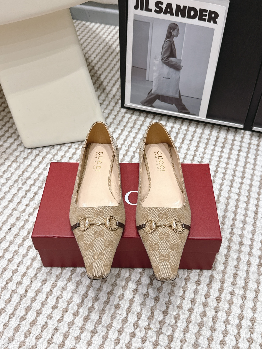 Gucci Style Black Leather Women's Shoes style reference detail image 1 from source 784624