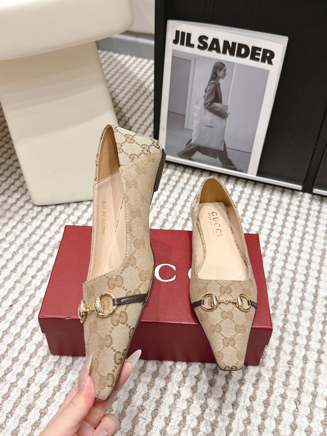 Gucci Style Black Leather Women's Shoes style reference detail image 5 from source 784624