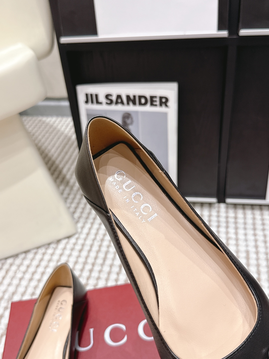 Gucci Style Black Leather Women's Shoes style reference detail image 6 from source 784626