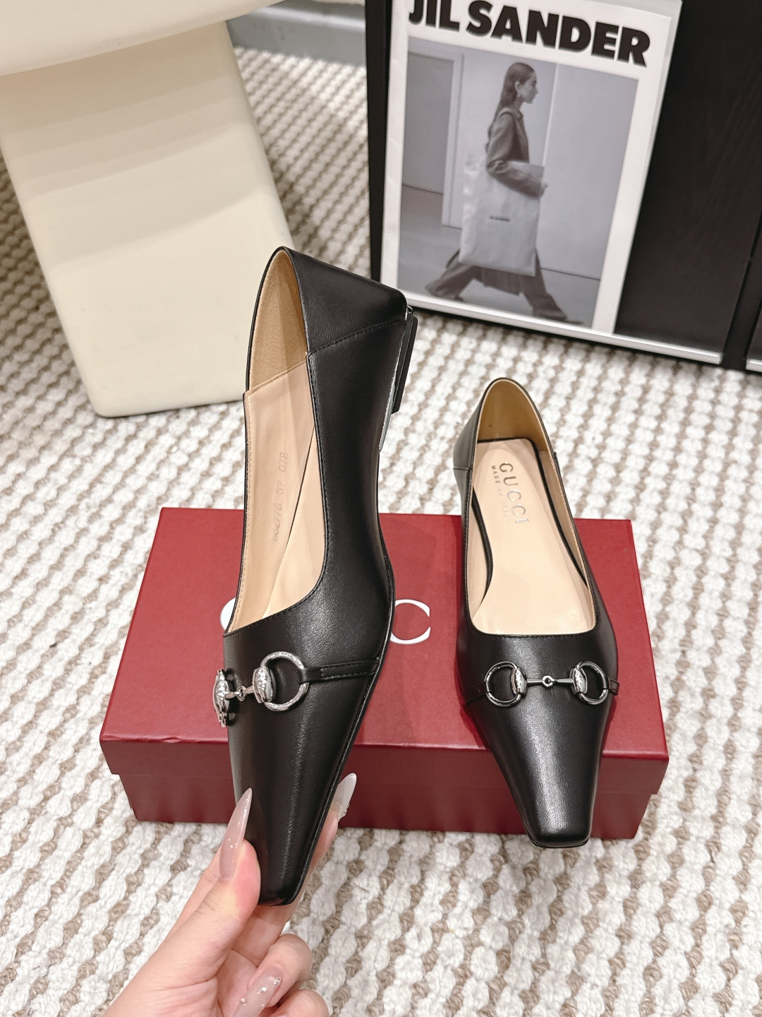 Gucci Style Black Leather Women's Shoes style reference detail image 5 from source 784626