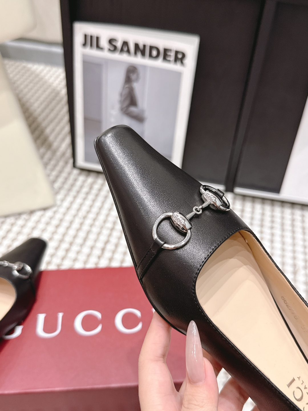 Gucci Style Black Leather Women's Shoes style reference detail image 8 from source 784626