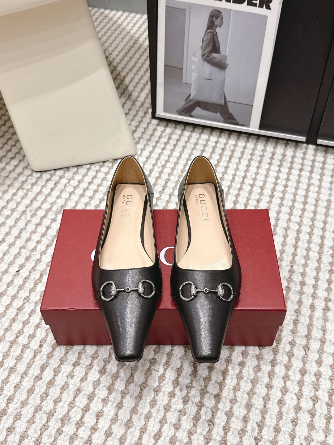 Gucci Style Black Leather Women's Shoes style reference detail image 1 from source 784626