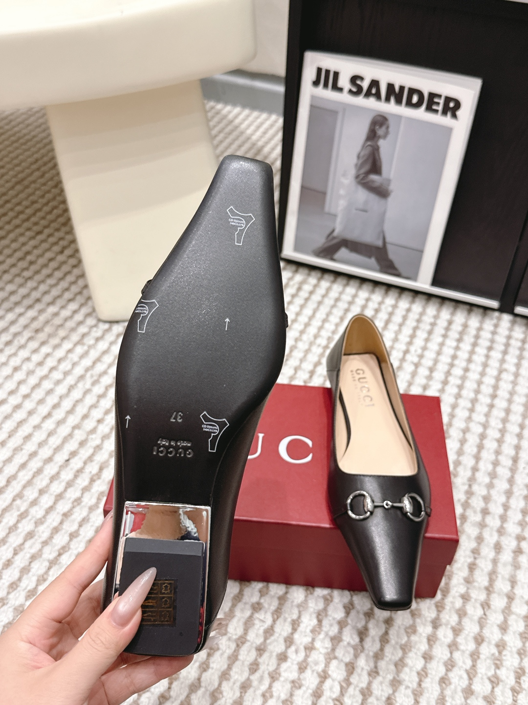 Gucci Style Black Leather Women's Shoes style reference detail image 9 from source 784626