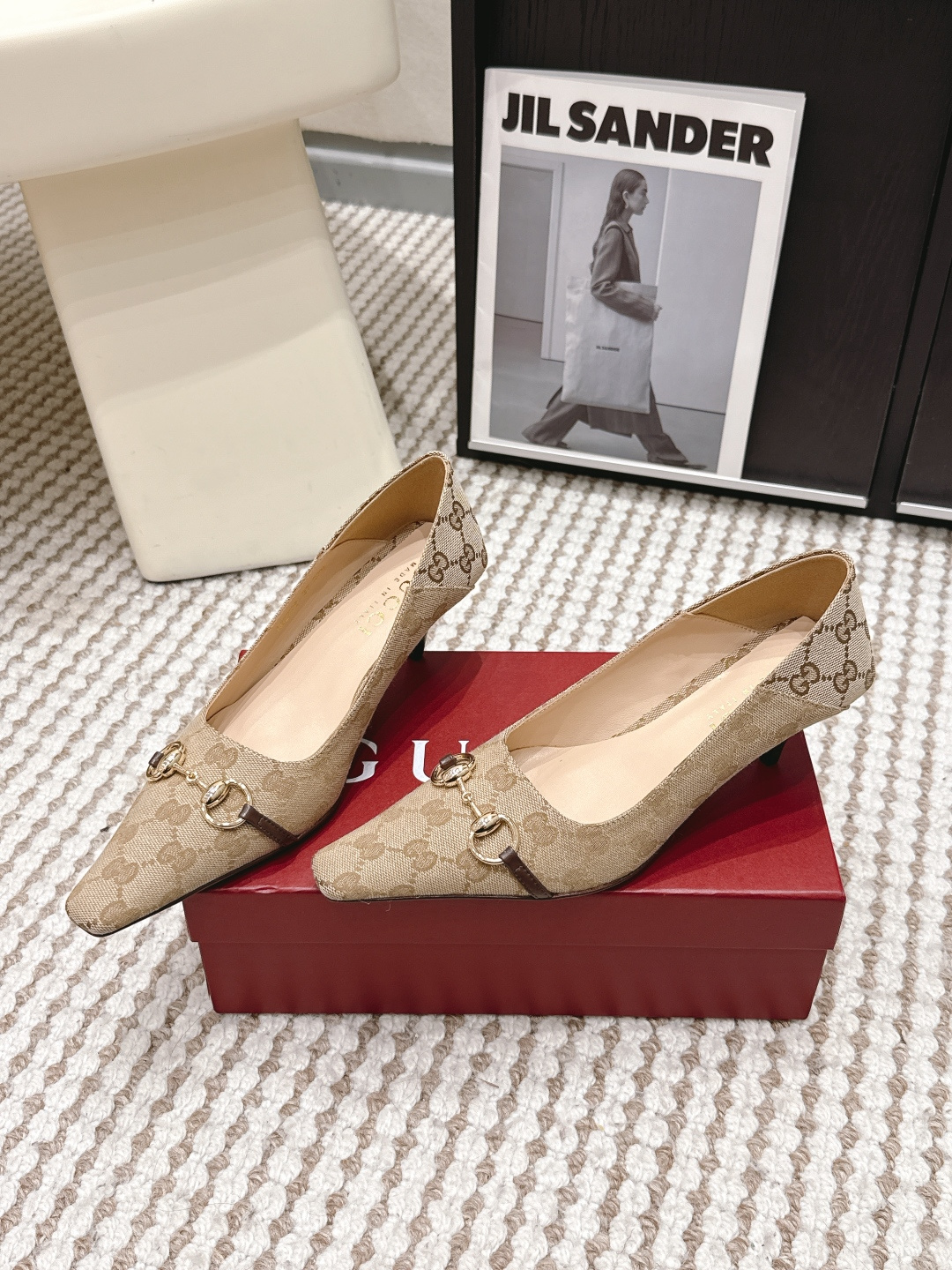 Gucci Style Black Leather Women's Shoes style reference detail image 3 from source 784625